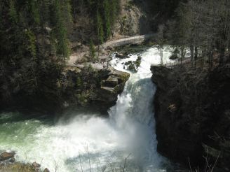 Водопад на реке Ду 